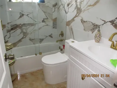9330 NW 10th Street Pembroke Pines FL 33024