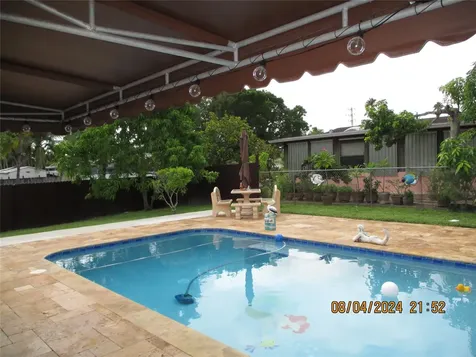9330 NW 10th Street Pembroke Pines FL 33024