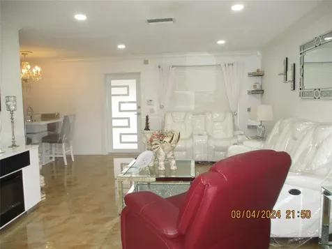 9330 NW 10th Street Pembroke Pines FL 33024