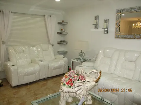 9330 NW 10th Street Pembroke Pines FL 33024