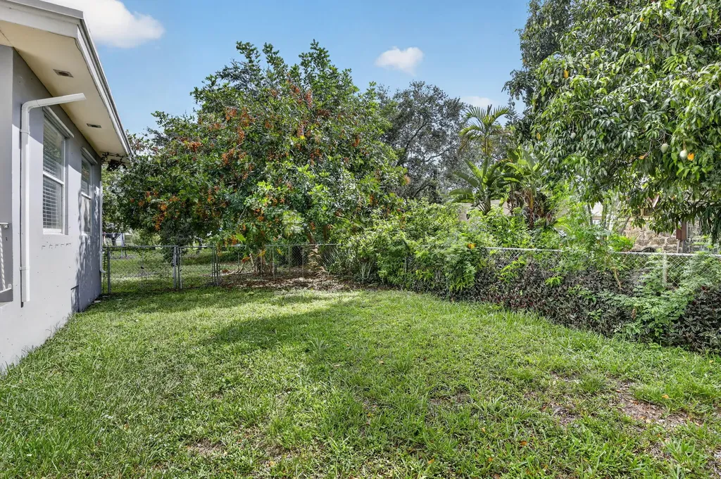 2465 Taylor Street Hollywood FL 33020