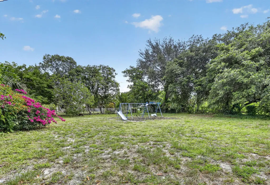 2465 Taylor Street Hollywood FL 33020