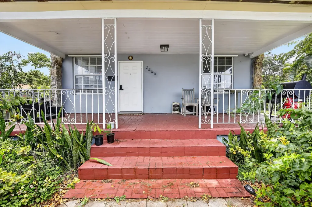 2465 Taylor Street Hollywood FL 33020