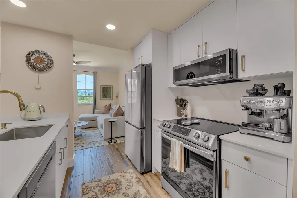 533 NE 3rd Avenue Fort Lauderdale FL 33301