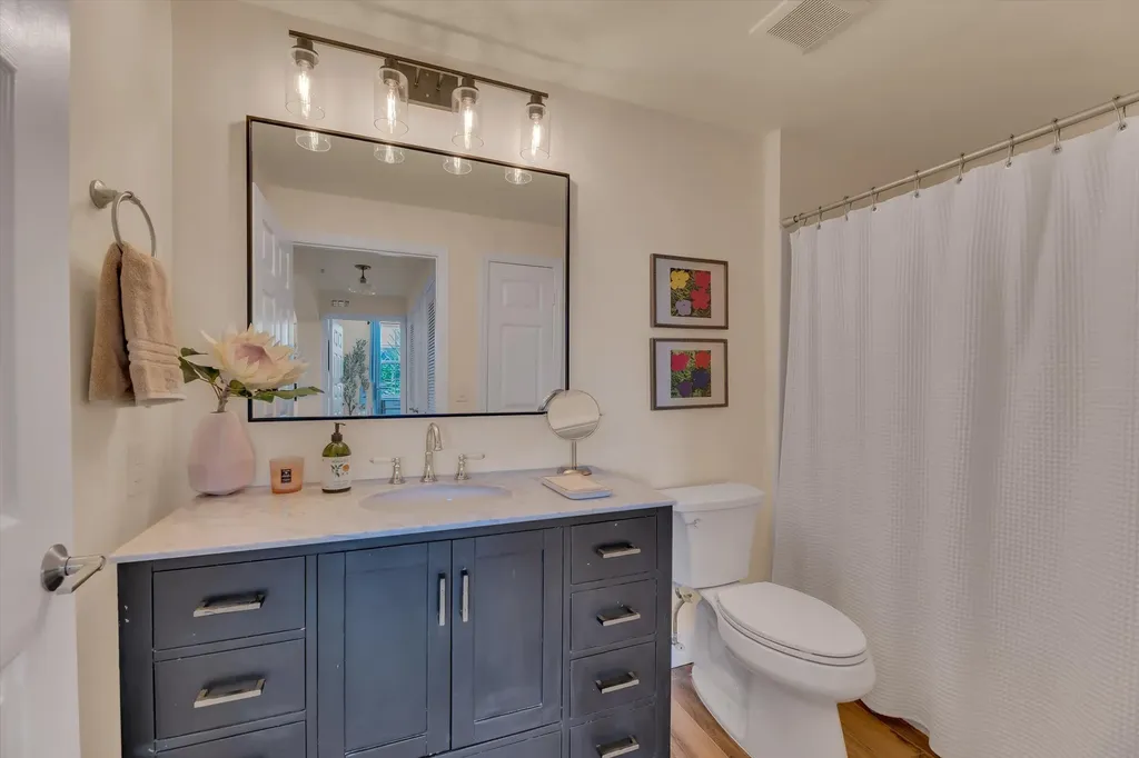 533 NE 3rd Avenue Fort Lauderdale FL 33301