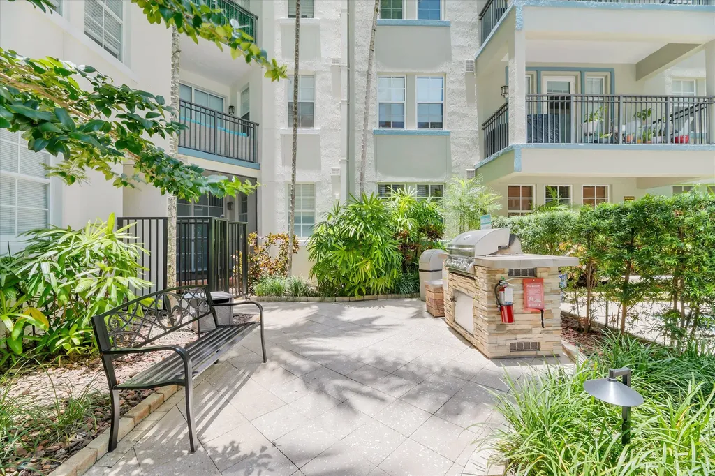 533 NE 3rd Avenue Fort Lauderdale FL 33301