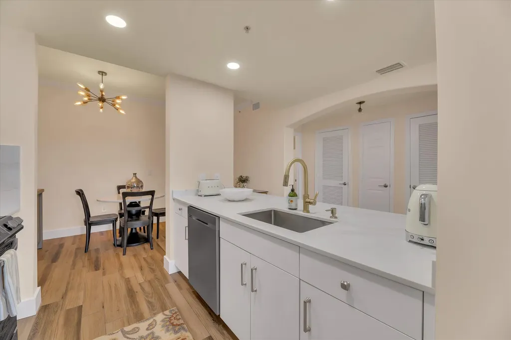 533 NE 3rd Avenue Fort Lauderdale FL 33301