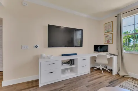 533 NE 3rd Avenue Fort Lauderdale FL 33301