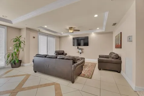 533 NE 3rd Avenue Fort Lauderdale FL 33301
