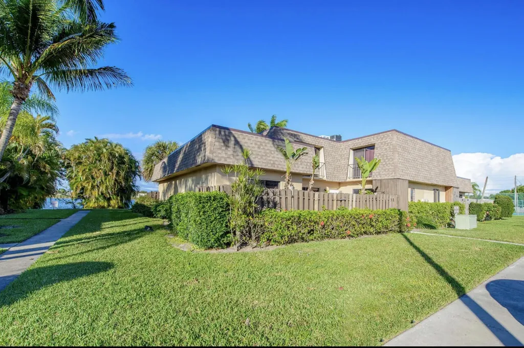4101 N Waterview Circle Palm Springs FL 33461