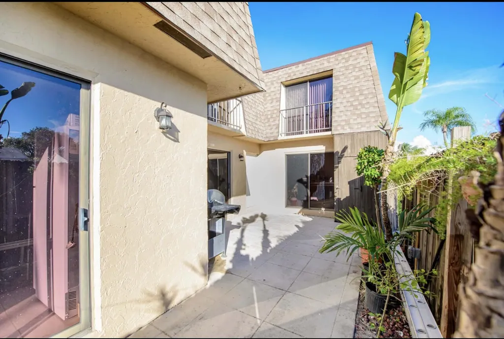 4101 N Waterview Circle Palm Springs FL 33461