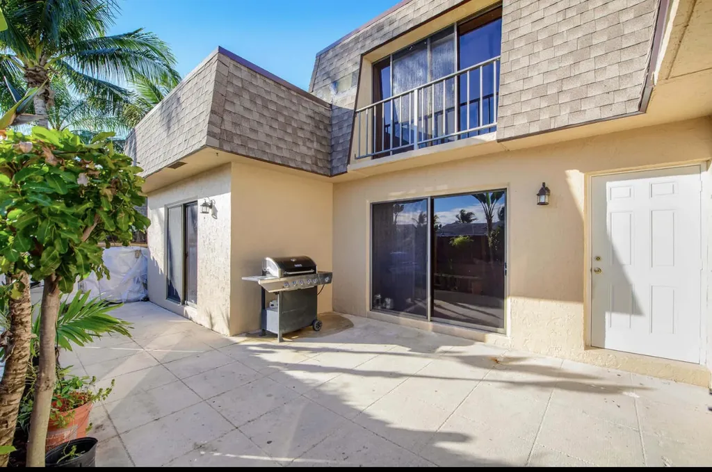 4101 N Waterview Circle Palm Springs FL 33461