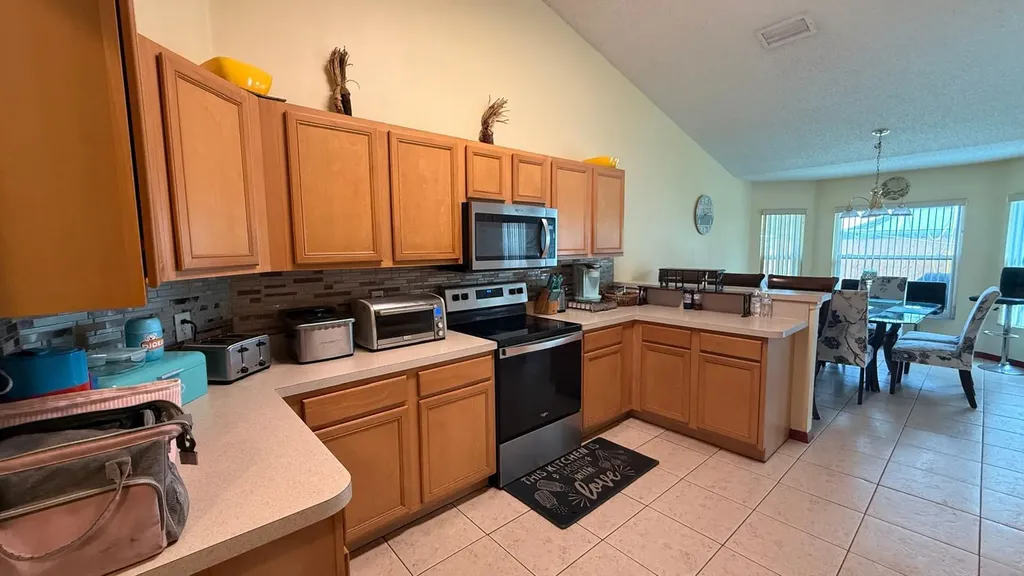 1613 SW Whipple Avenue Port St Lucie FL 34953