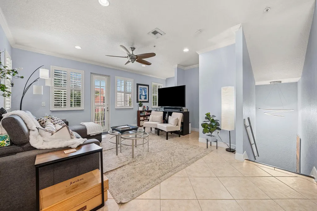290 NE 5th Avenue Delray Beach FL 33483