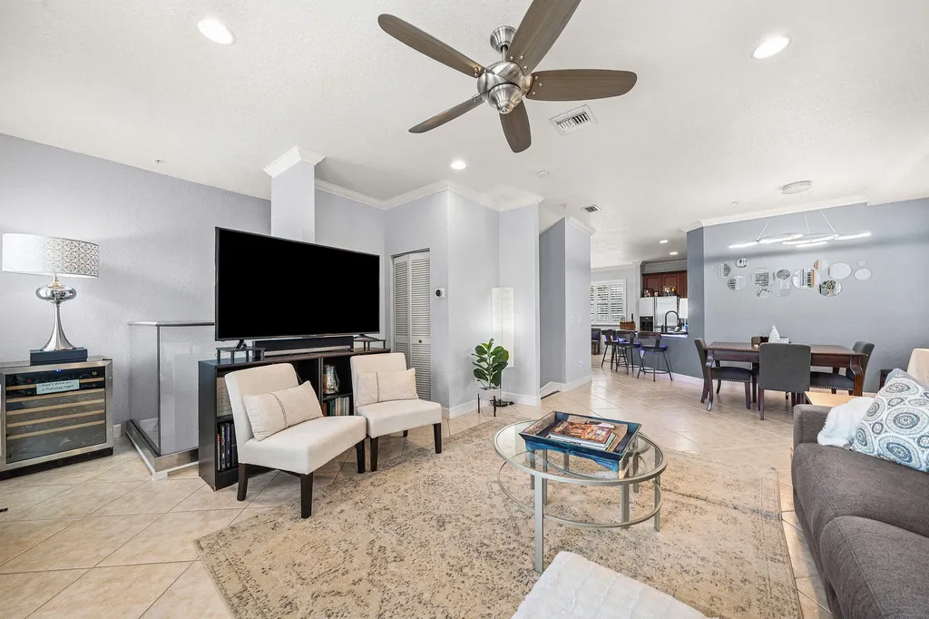 290 NE 5th Avenue Delray Beach FL 33483