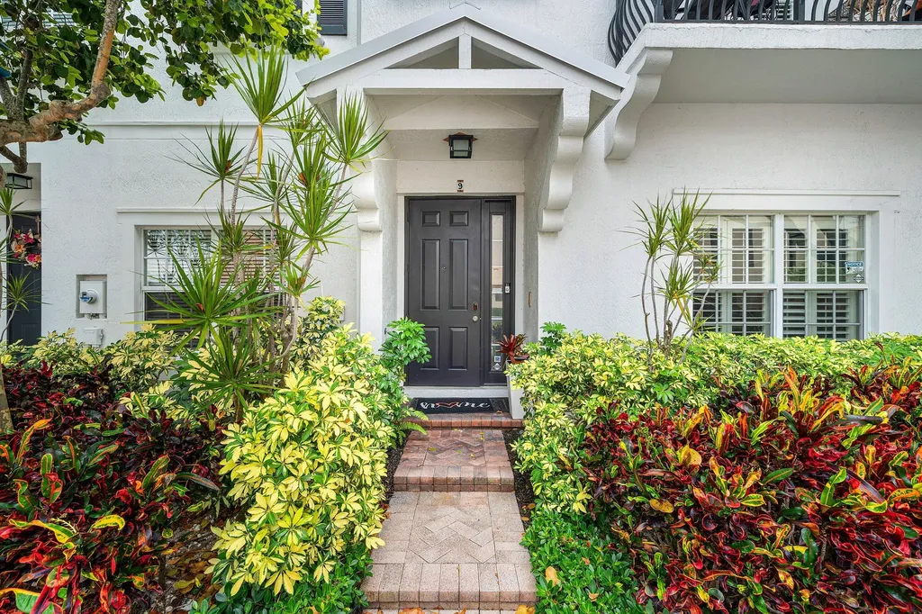 290 NE 5th Avenue Delray Beach FL 33483
