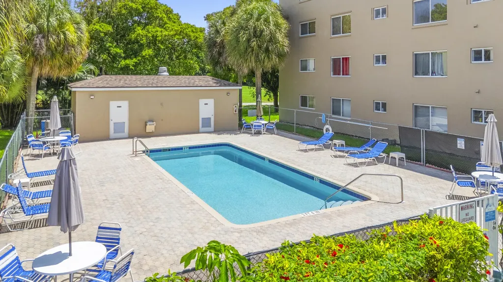 9470 Tangerine Place Davie FL 33324