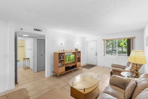9470 Tangerine Place Davie FL 33324