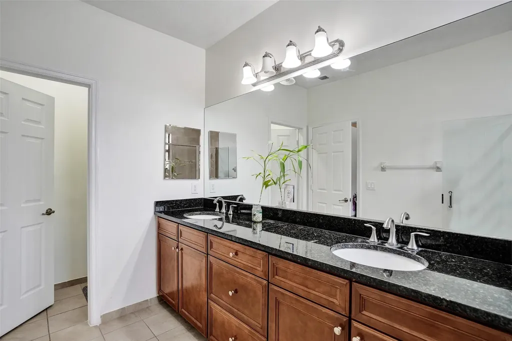 8768 NW 98th Avenue Doral FL 33178