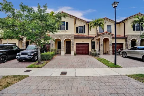 8768 NW 98th Avenue Doral FL 33178