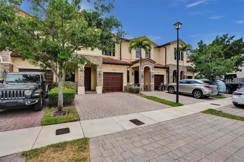 8768 NW 98th Avenue Doral FL 33178