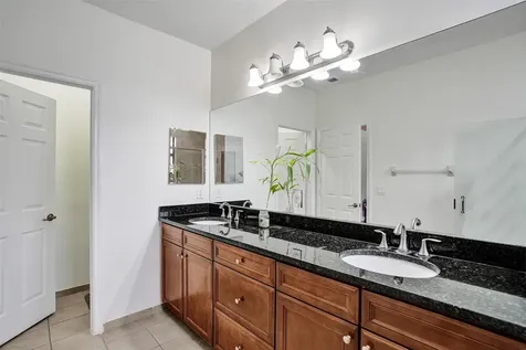 8768 NW 98th Avenue Doral FL 33178