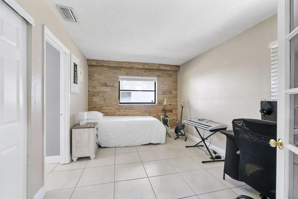 4148 Palm Forest Drive S Delray Beach FL 33445