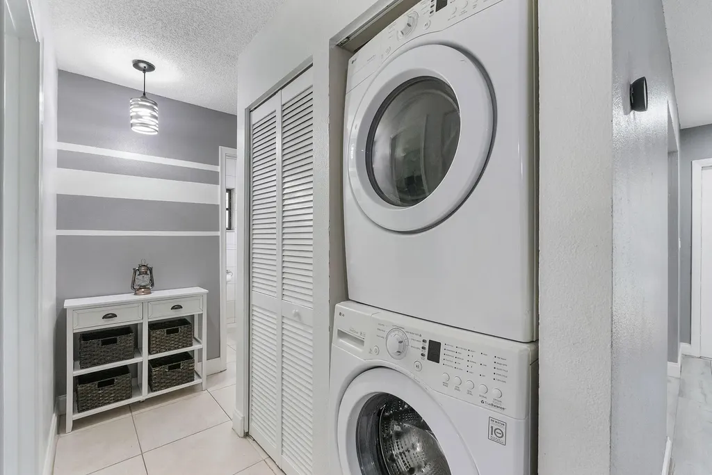 4148 Palm Forest Drive S Delray Beach FL 33445