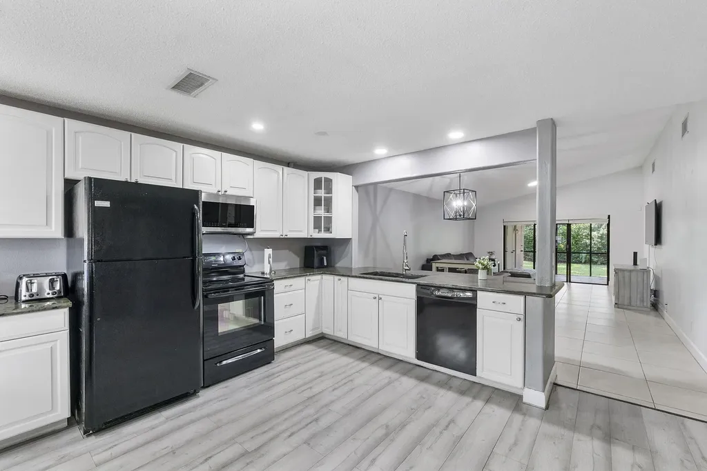 4148 Palm Forest Drive S Delray Beach FL 33445