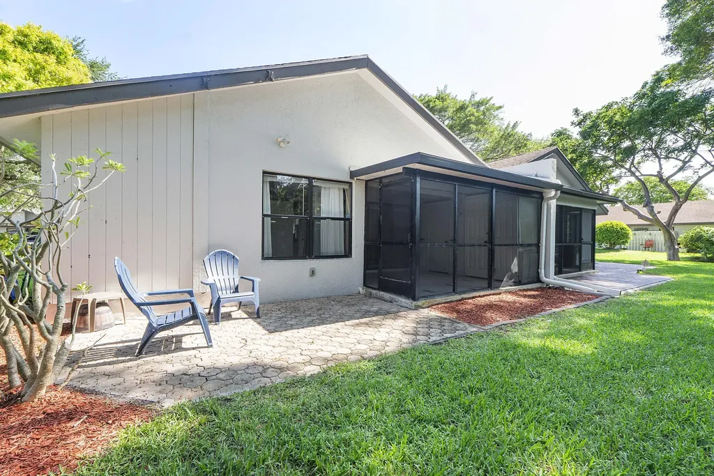4148 Palm Forest Drive S Delray Beach FL 33445