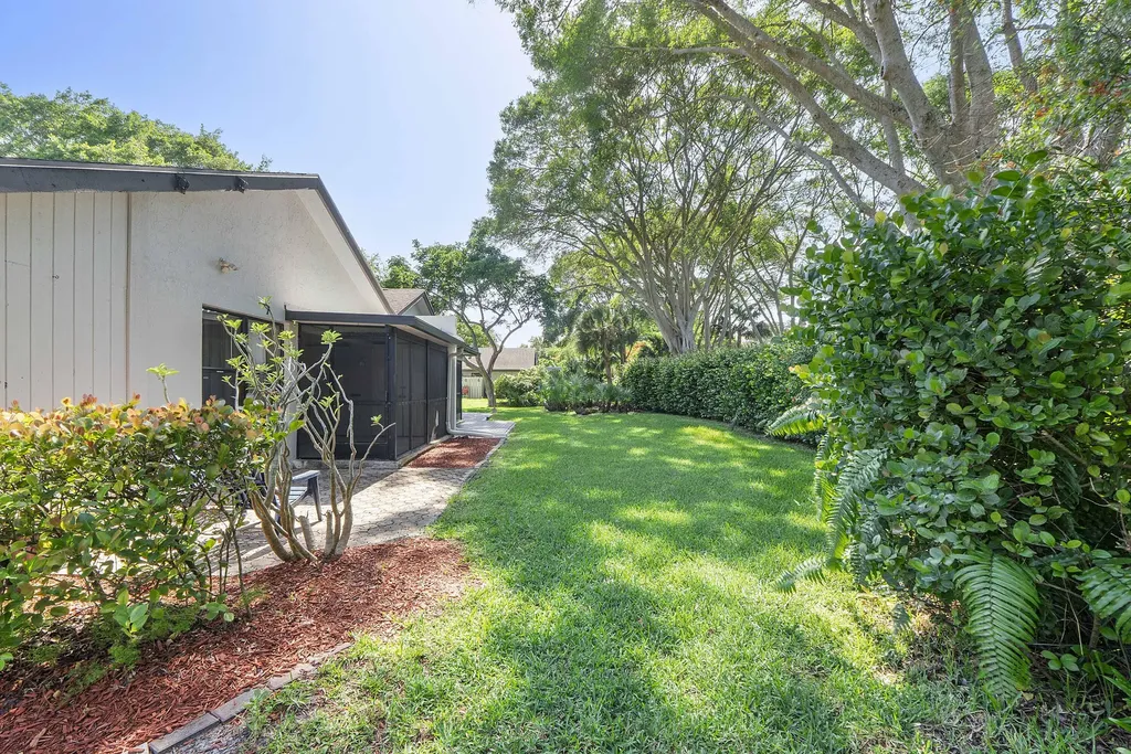 4148 Palm Forest Drive S Delray Beach FL 33445