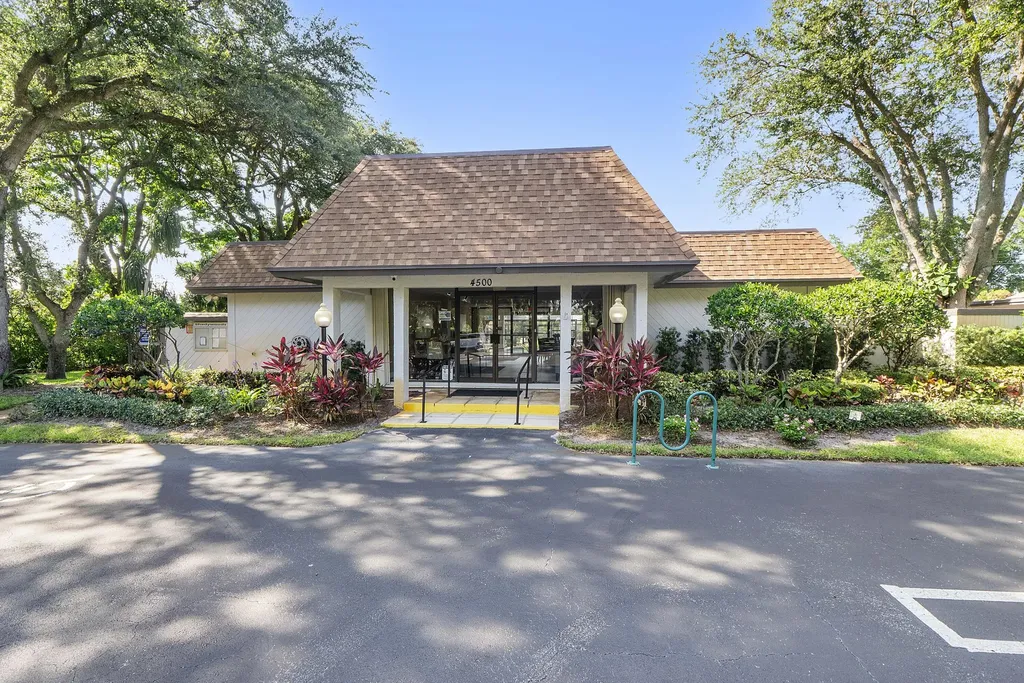 4148 Palm Forest Drive S Delray Beach FL 33445