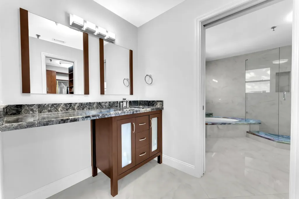 7578 Regency Lake Drive Boca Raton FL 33433