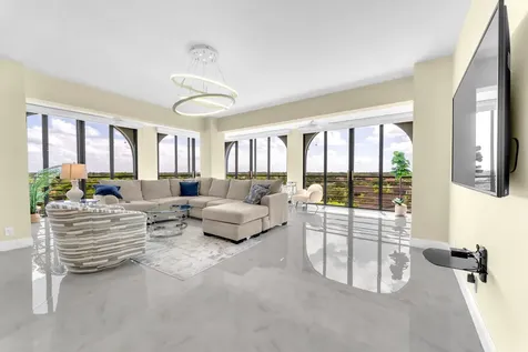7578 Regency Lake Drive Boca Raton FL 33433