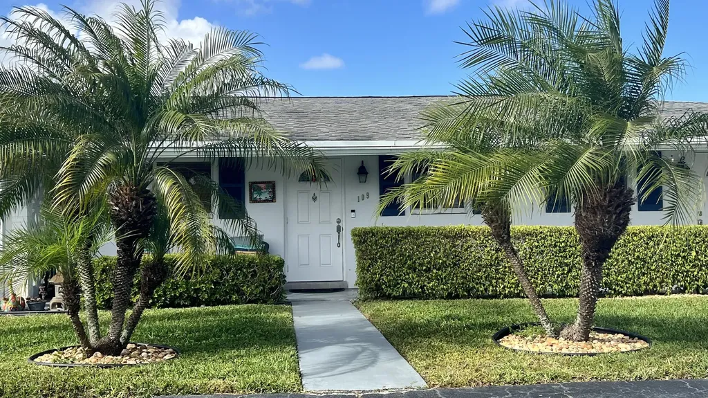 2017 SW Golf Lane Boynton Beach FL 33426