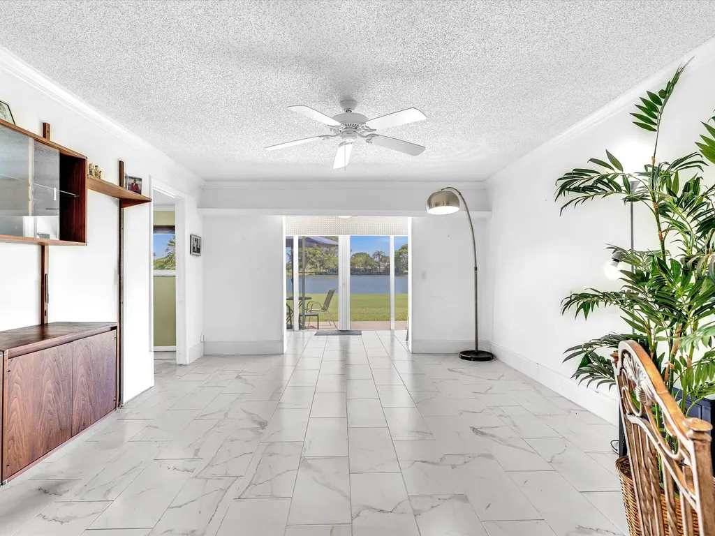 2017 SW Golf Lane Boynton Beach FL 33426