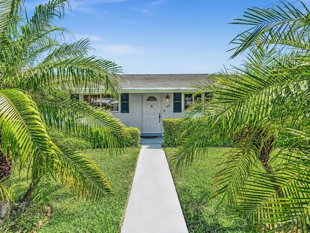 2017 SW Golf Lane Boynton Beach FL 33426