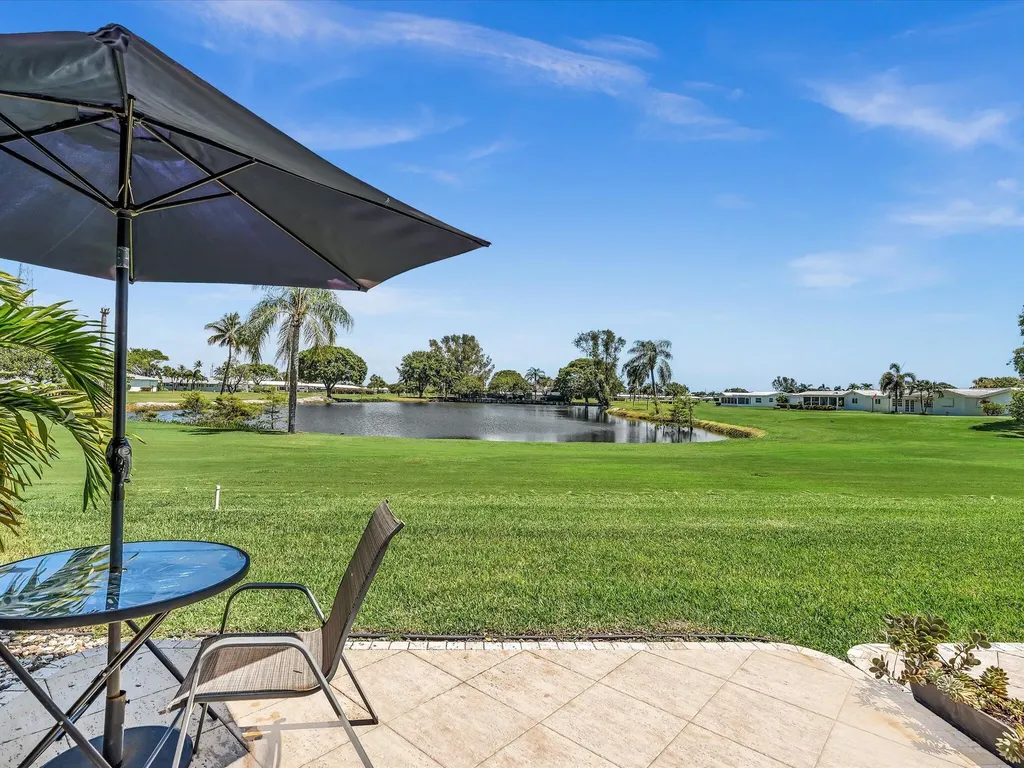 2017 SW Golf Lane Boynton Beach FL 33426