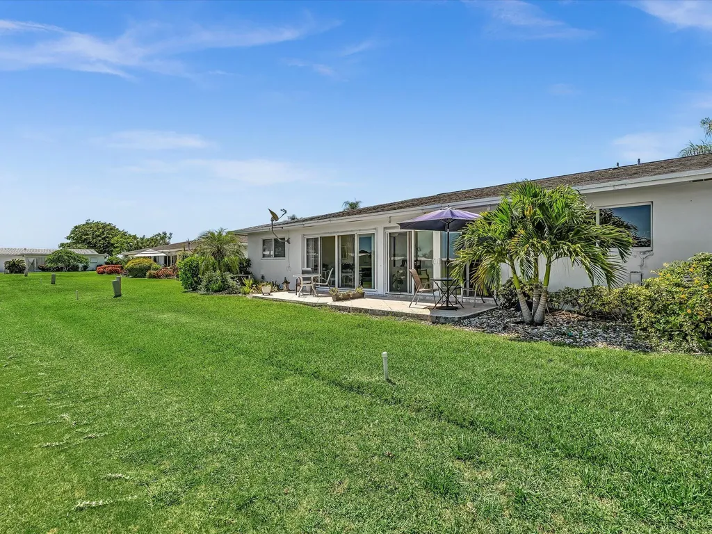 2017 SW Golf Lane Boynton Beach FL 33426