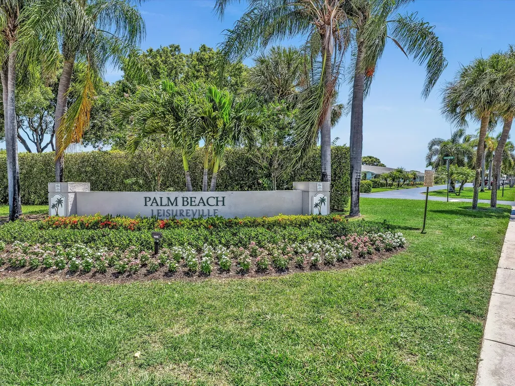 2017 SW Golf Lane Boynton Beach FL 33426