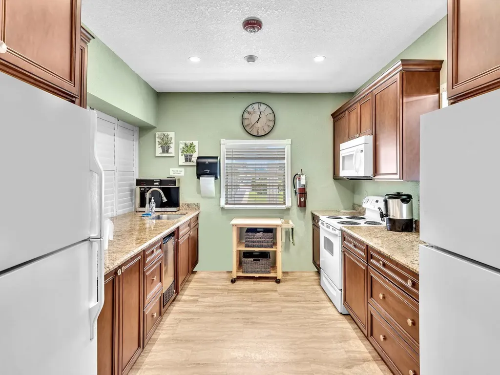 2017 SW Golf Lane Boynton Beach FL 33426