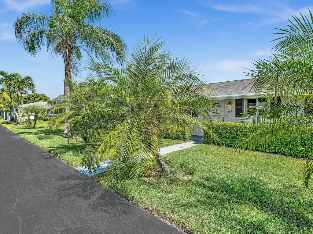 2017 SW Golf Lane Boynton Beach FL 33426