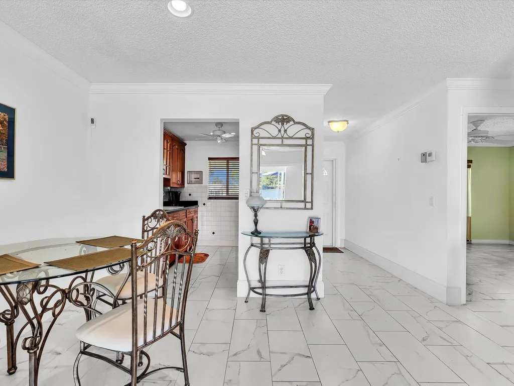 2017 SW Golf Lane Boynton Beach FL 33426