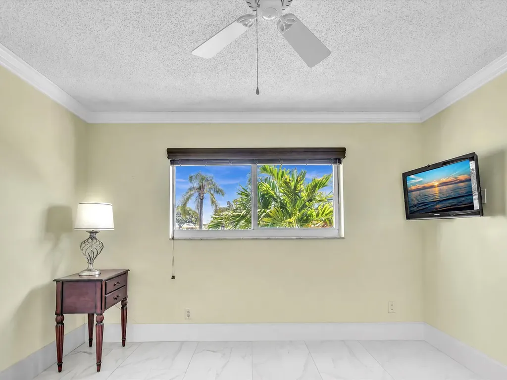 2017 SW Golf Lane Boynton Beach FL 33426