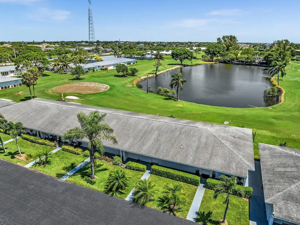 2017 SW Golf Lane Boynton Beach FL 33426