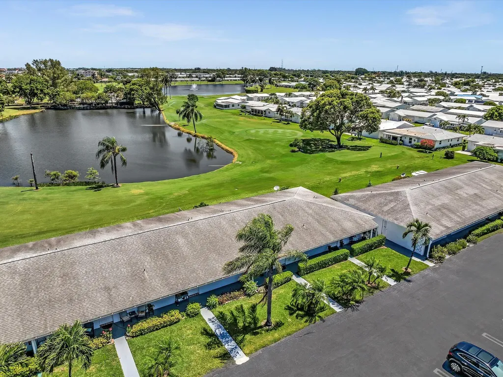 2017 SW Golf Lane Boynton Beach FL 33426