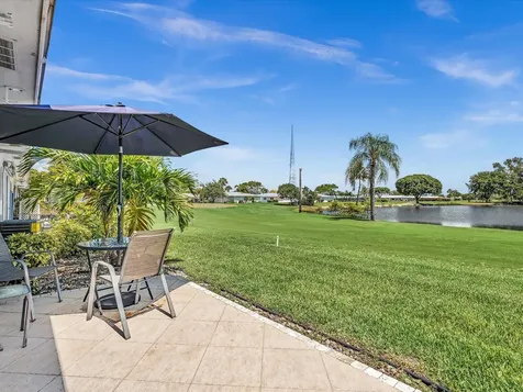 2017 SW Golf Lane Boynton Beach FL 33426