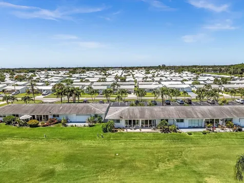 2017 SW Golf Lane Boynton Beach FL 33426