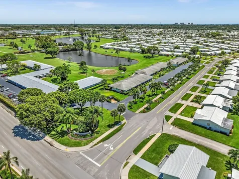 2017 SW Golf Lane Boynton Beach FL 33426