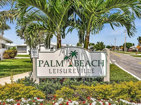 2017 SW Golf Lane Boynton Beach FL 33426